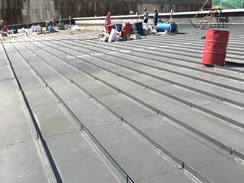 青岛聚脲防腐施工如何适配涉海钢结构极端腐蚀工况